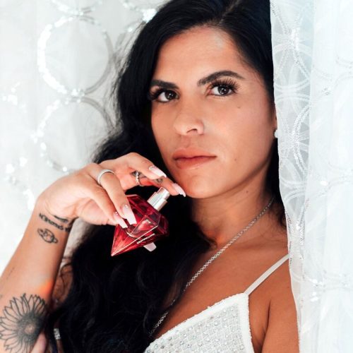 SZERELEM SZEME – PÁRKÖZVETÍTŐ VÖRÖS GYÉMÁNT LGBTQ PARFÜM FEROMONOK 30 ML-ÉHEZ